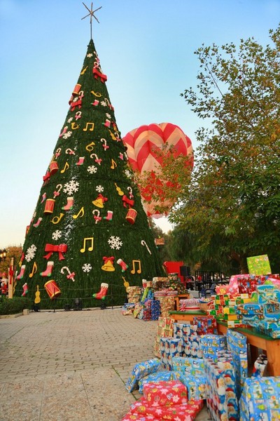 Christmas By The Lake Opening